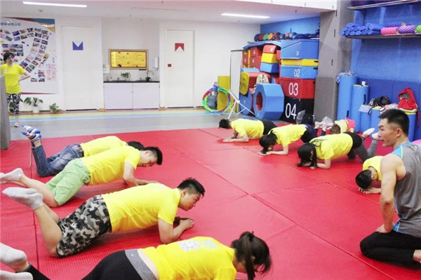 视野不到1度51岁视障“倔大哥”赛场追光(图1)