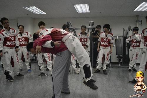 体能训练指导为青少年健康护航(图1)