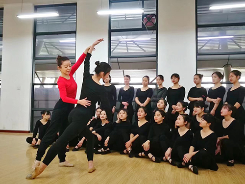 金域医学(603882)_最新价格_行情_走势图—东方财富网(图1)